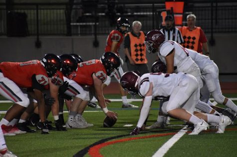 Eaglecrest gets ready to make a play on offense against Horizon.